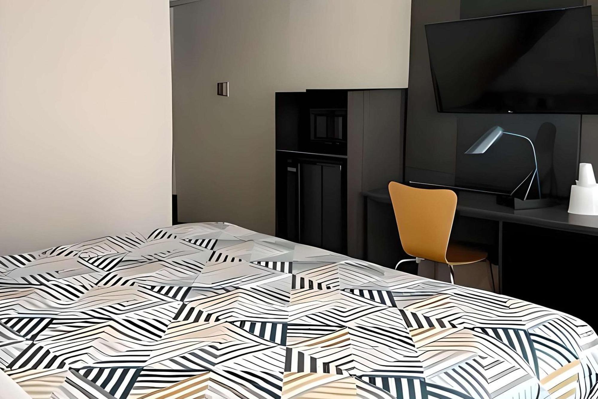 Park Inn By Radisson, تشيني المظهر الخارجي الصورة