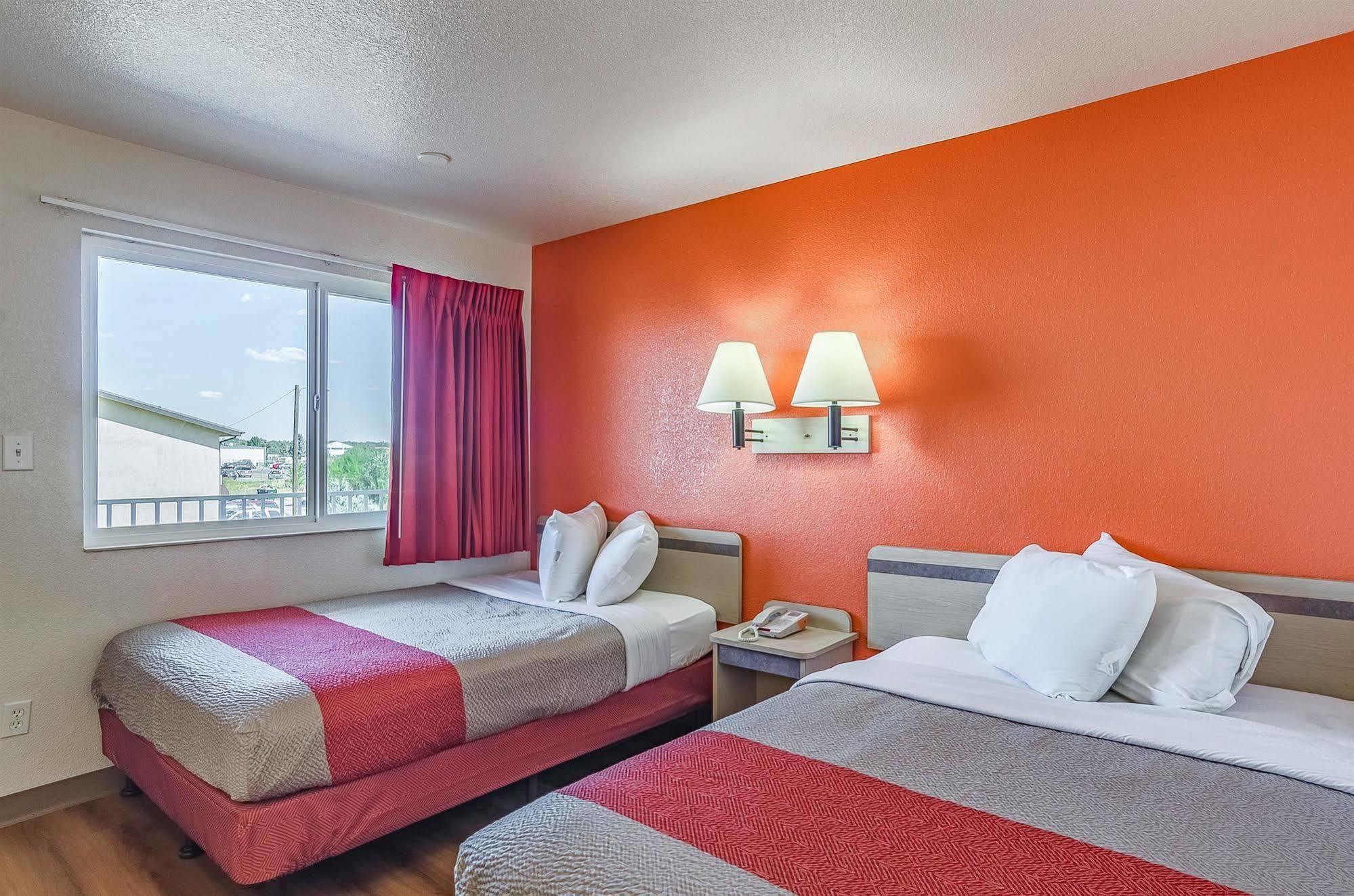 Park Inn By Radisson, تشيني المظهر الخارجي الصورة